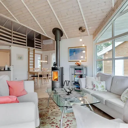 Anjetta - From The Sea In Ne Jutland By Interhome Hals