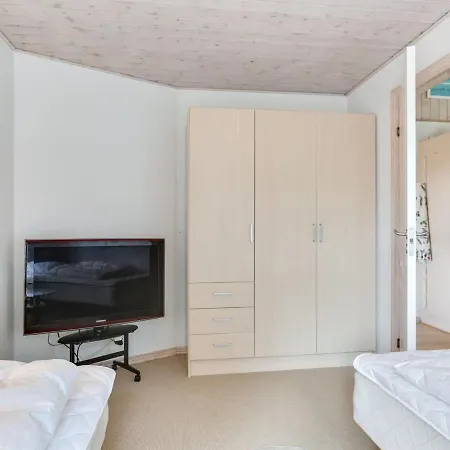 Anjetta - From The Sea In Ne Jutland By Interhome Hals