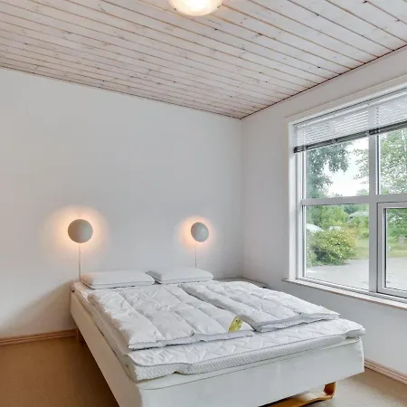 Holiday home Anjetta - From The Sea In Ne Jutland By Interhome