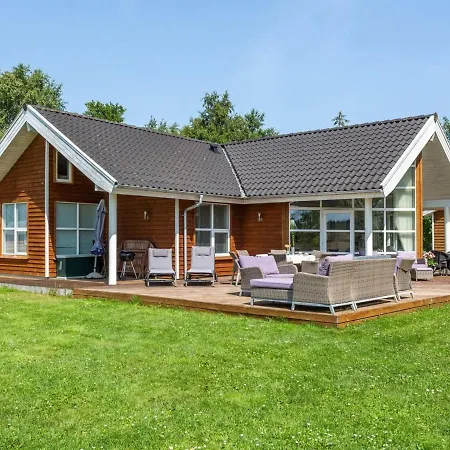 Holiday home Anjetta - From The Sea In Ne Jutland By Interhome Hals